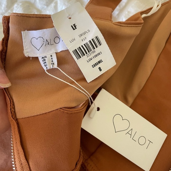 LF Caramel Sleeveless Romper - Picture 5 of 9